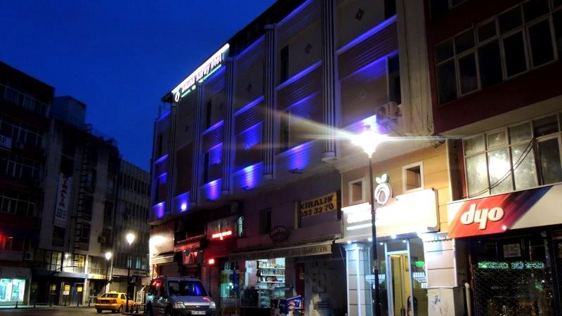 Adana Saray Hotel Buitenkant foto