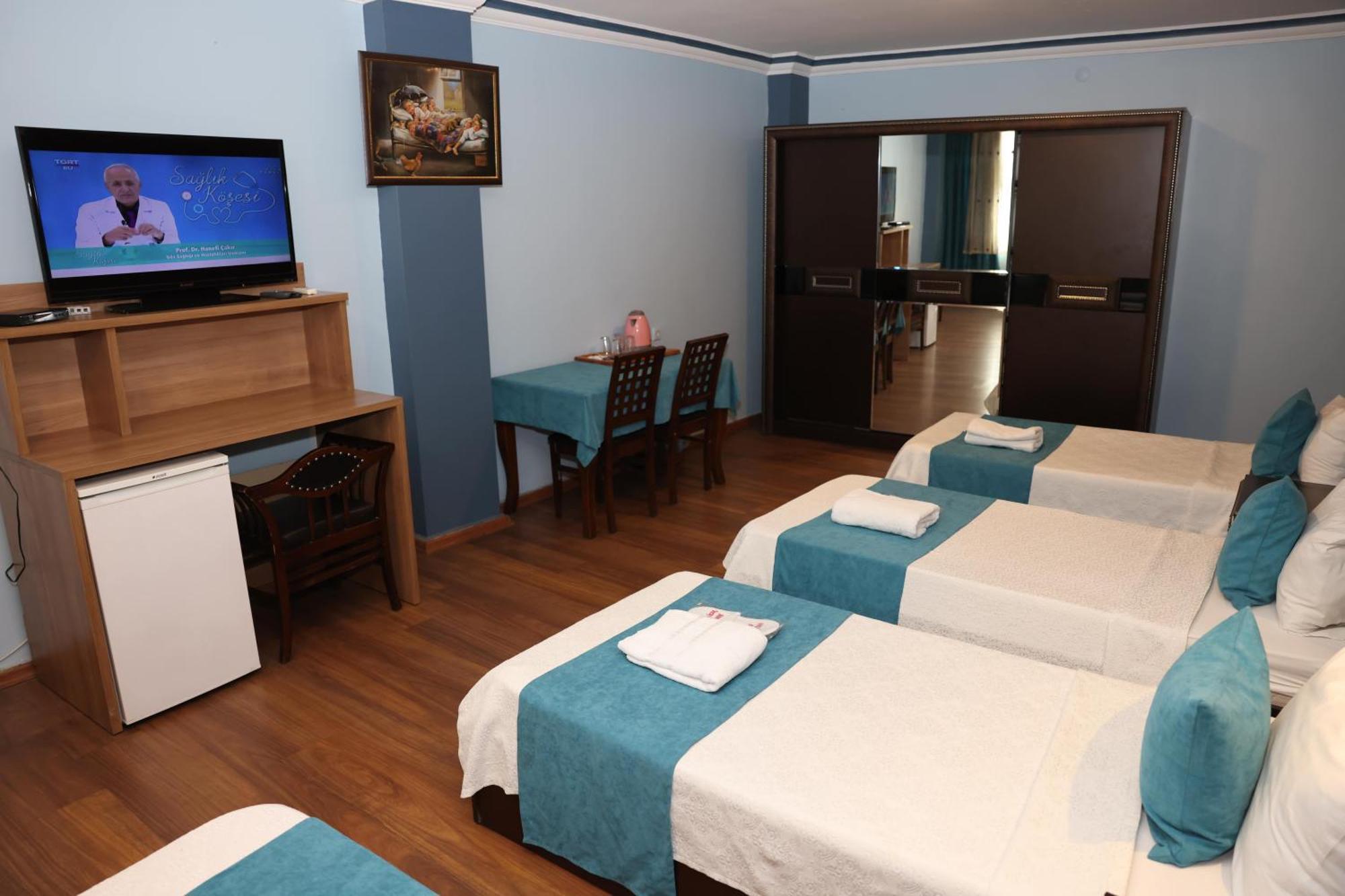 Adana Saray Hotel Buitenkant foto