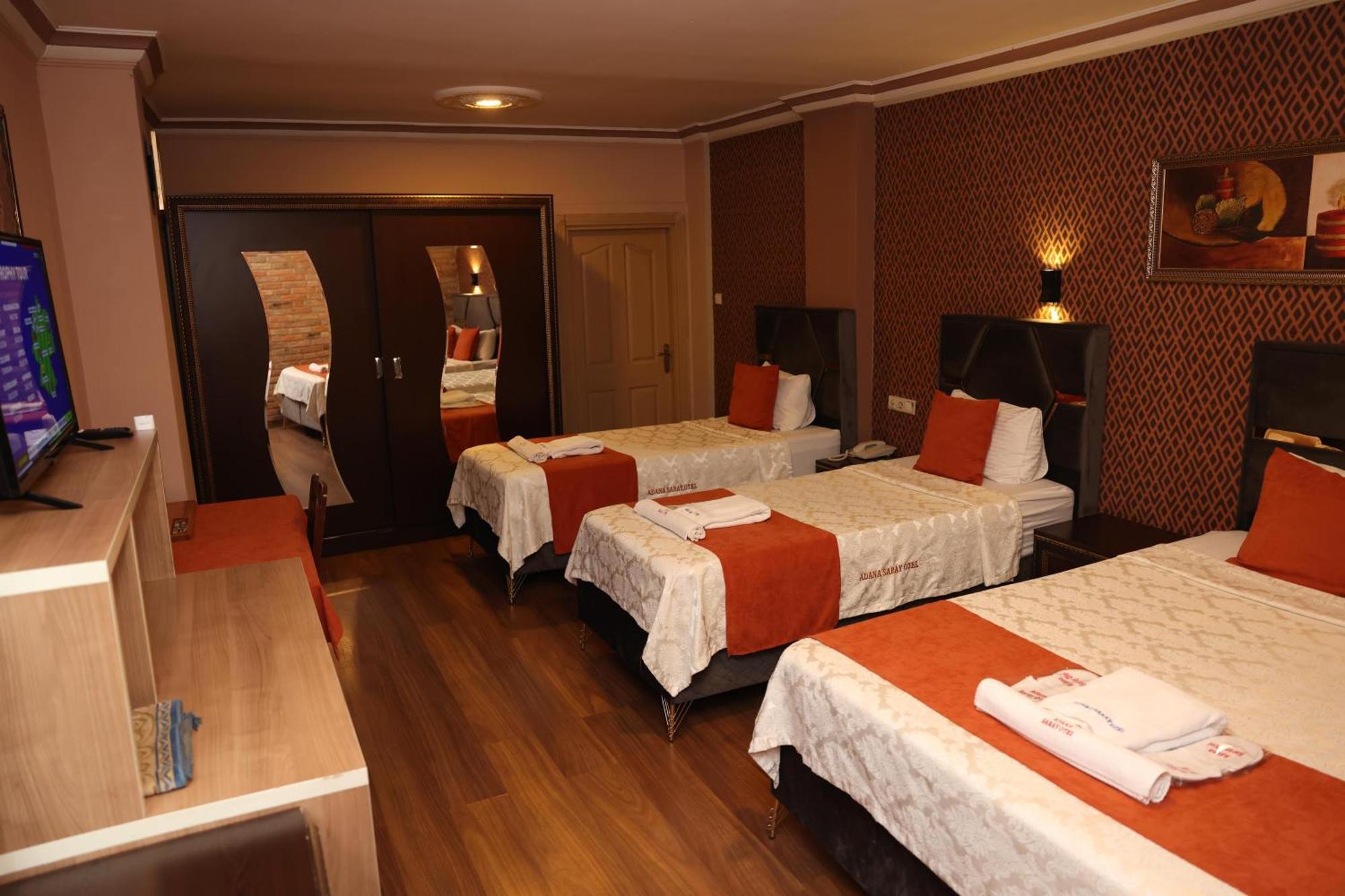 Adana Saray Hotel Buitenkant foto