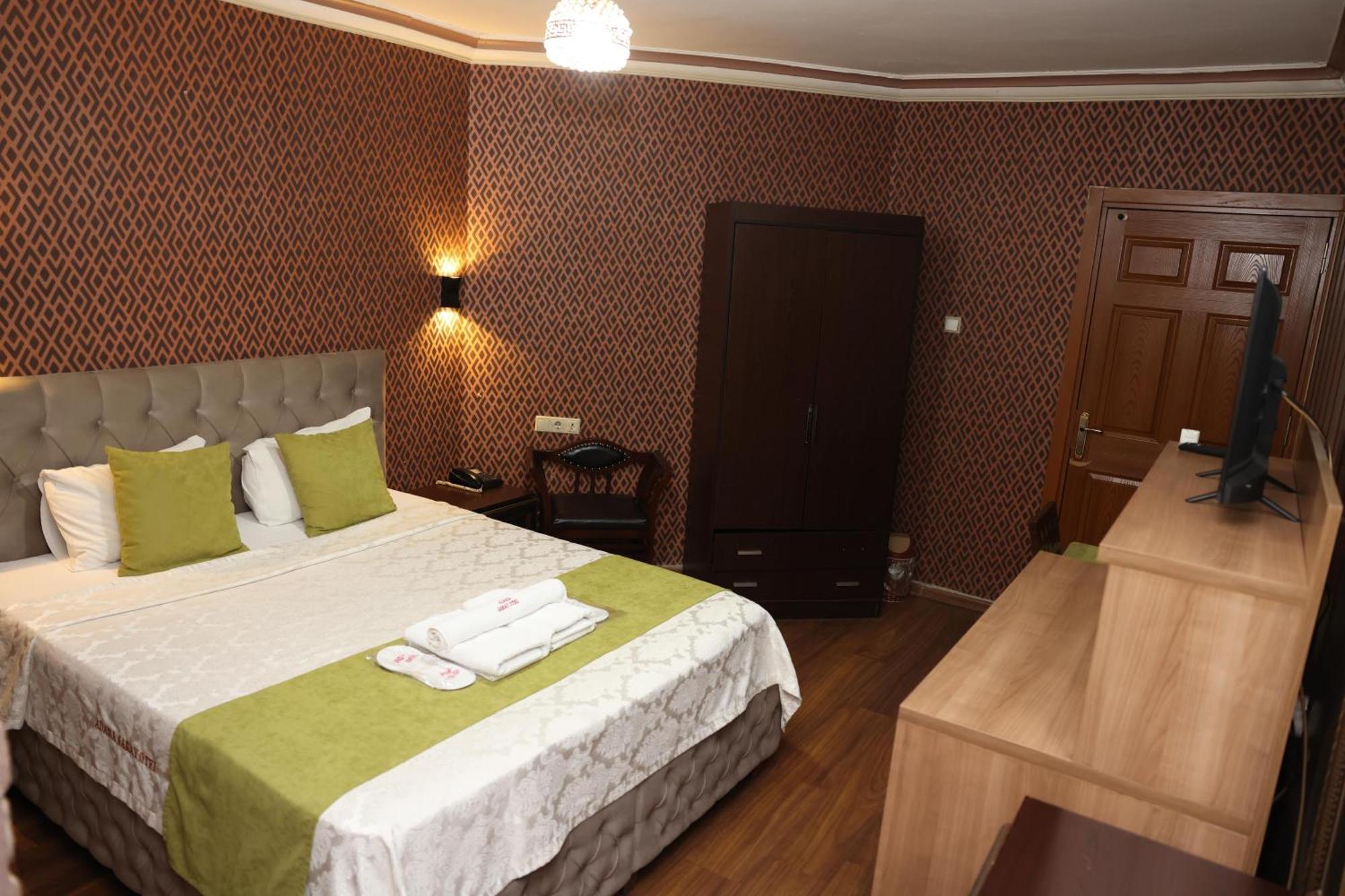 Adana Saray Hotel Buitenkant foto