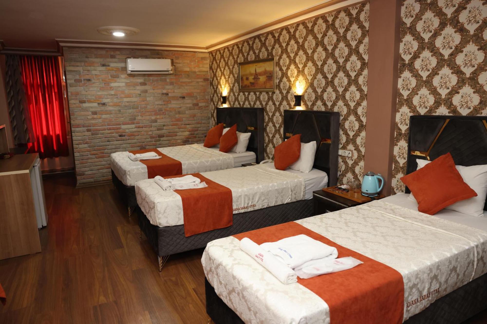 Adana Saray Hotel Buitenkant foto