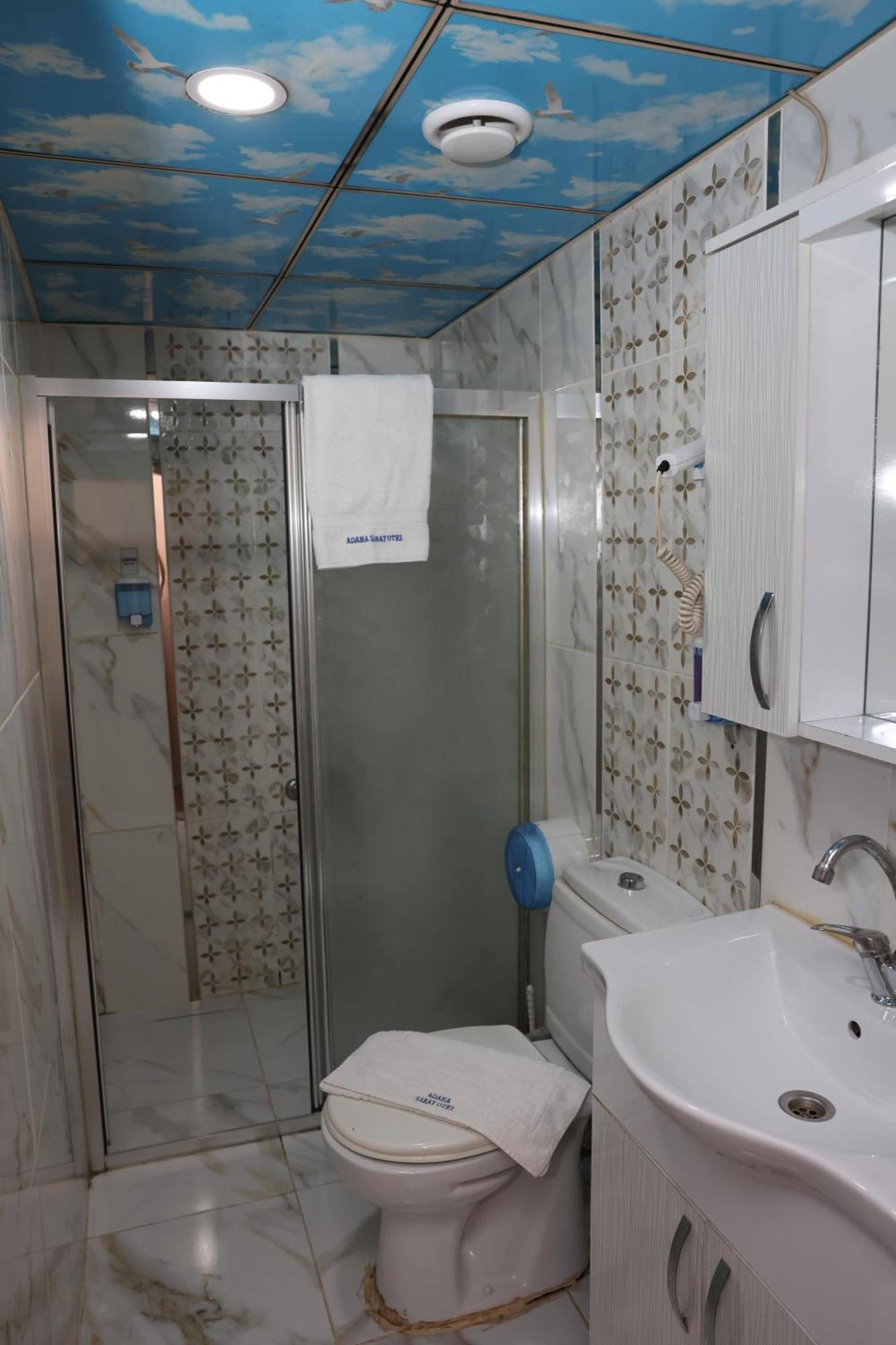 Adana Saray Hotel Buitenkant foto
