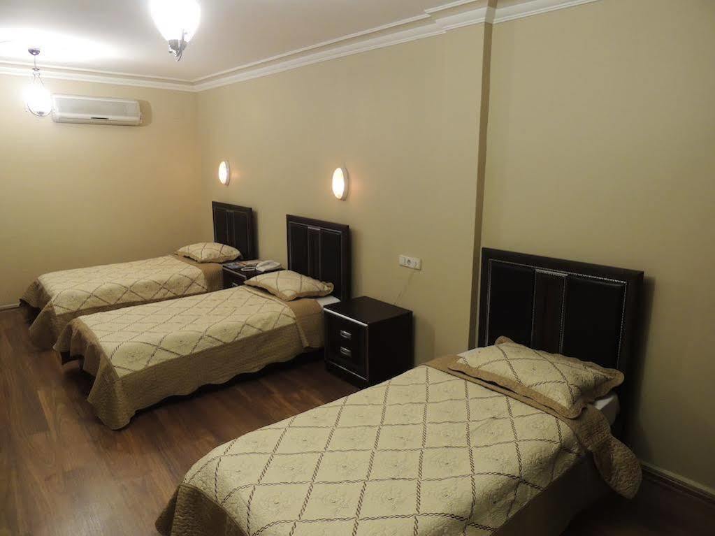 Adana Saray Hotel Buitenkant foto