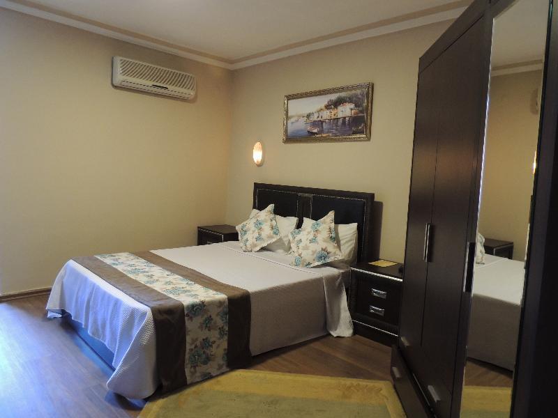 Adana Saray Hotel Buitenkant foto