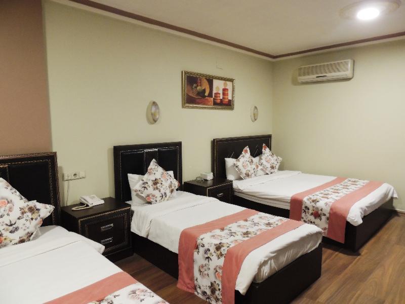 Adana Saray Hotel Buitenkant foto