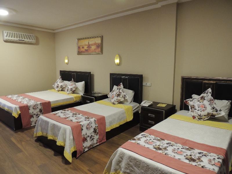 Adana Saray Hotel Buitenkant foto